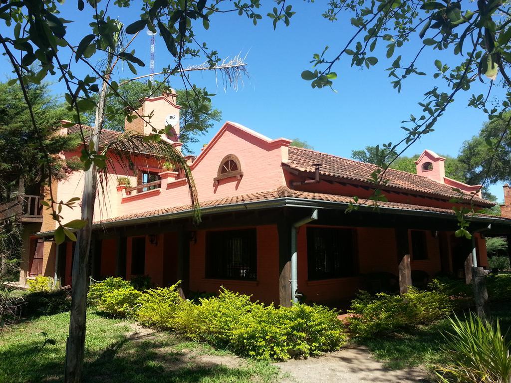 Las Curiosas Hotel Avia Terai Esterno foto