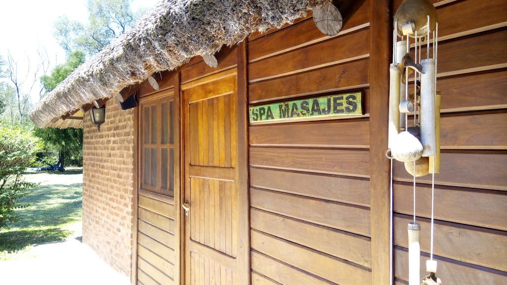 Las Curiosas Hotel Avia Terai Esterno foto
