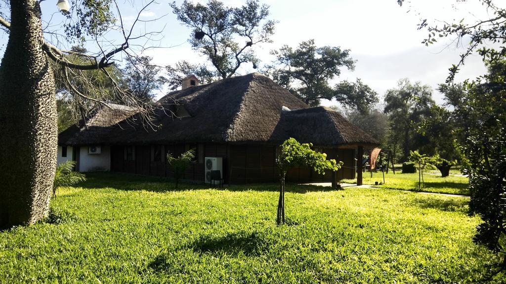 Las Curiosas Hotel Avia Terai Esterno foto